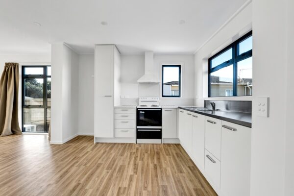 10_800px Large kitchen space in a transbuild commercial developer series home