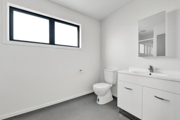 25_800px Bathroom view of a developer series transbuild commercial home