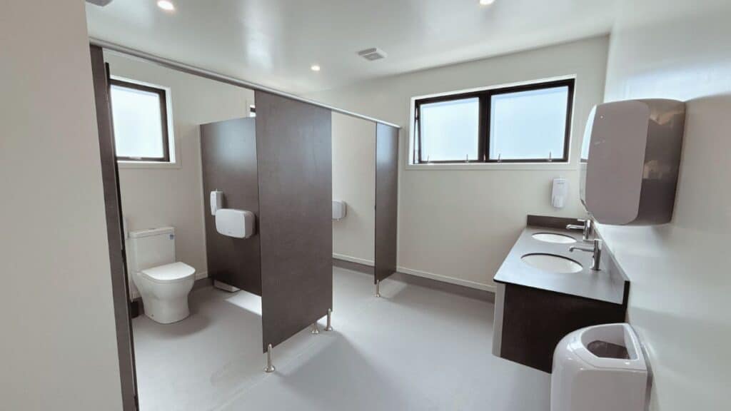 transbuild-commercial-office-commercial-auckland-ablution-interior-02