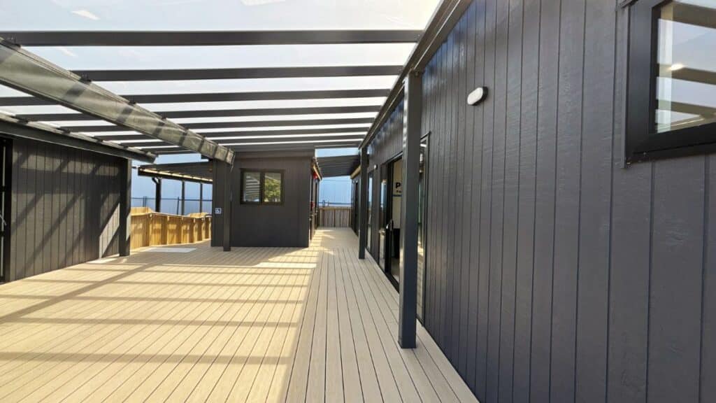 transbuild-commercial-office-commercial-auckland-connecting-decking-04