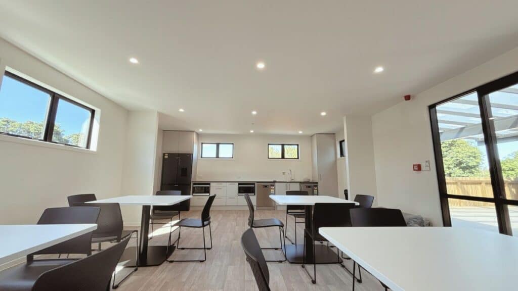 transbuild-commercial-office-commercial-auckland-staff-kitchen-02