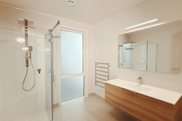 Beaumont 175 - Guest - family bathroom guest family bathroom in prebuilt home nz