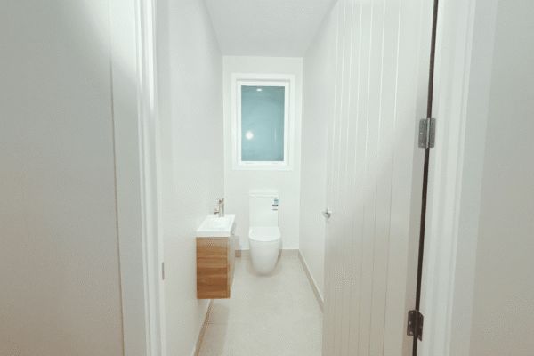 Beaumont 175 - separate toilet Beaumont 175 - separate toilet