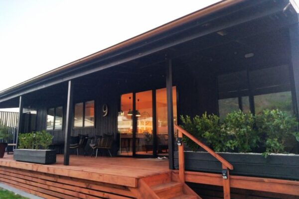 evans exterior black